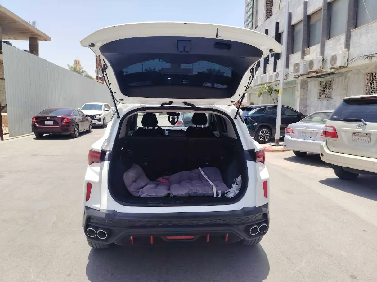 Car image 23
