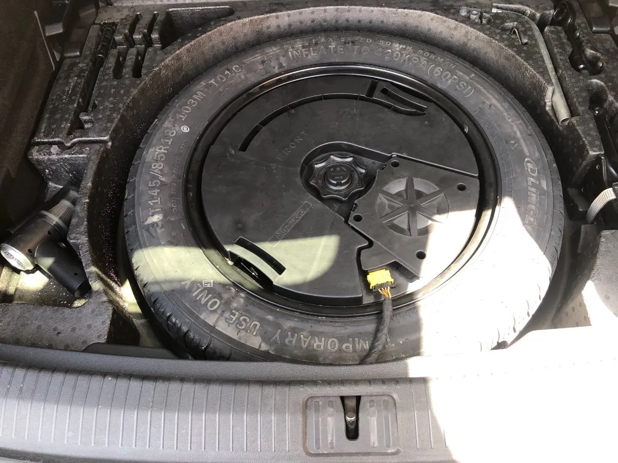 Car image 24