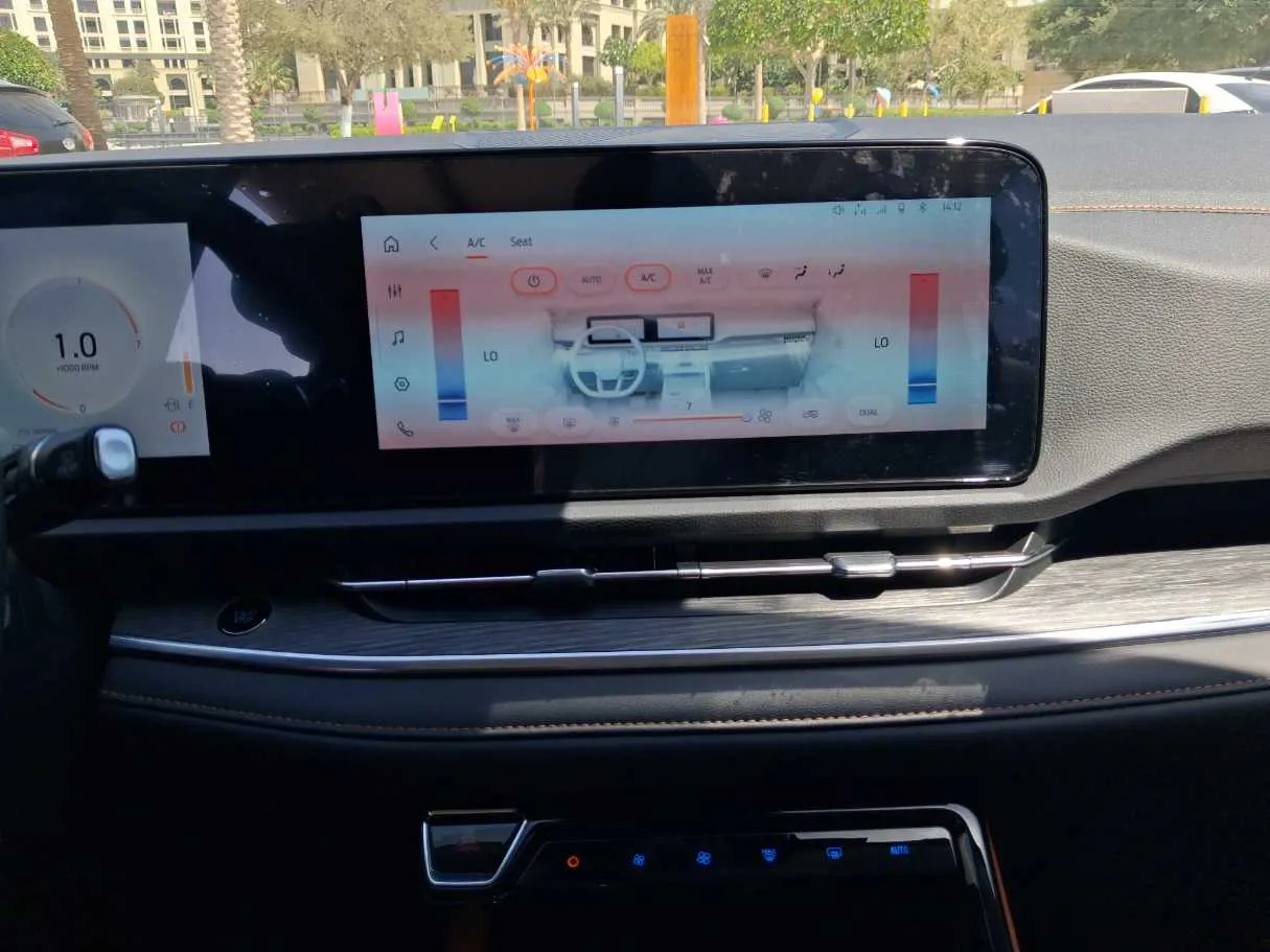 Car image 15