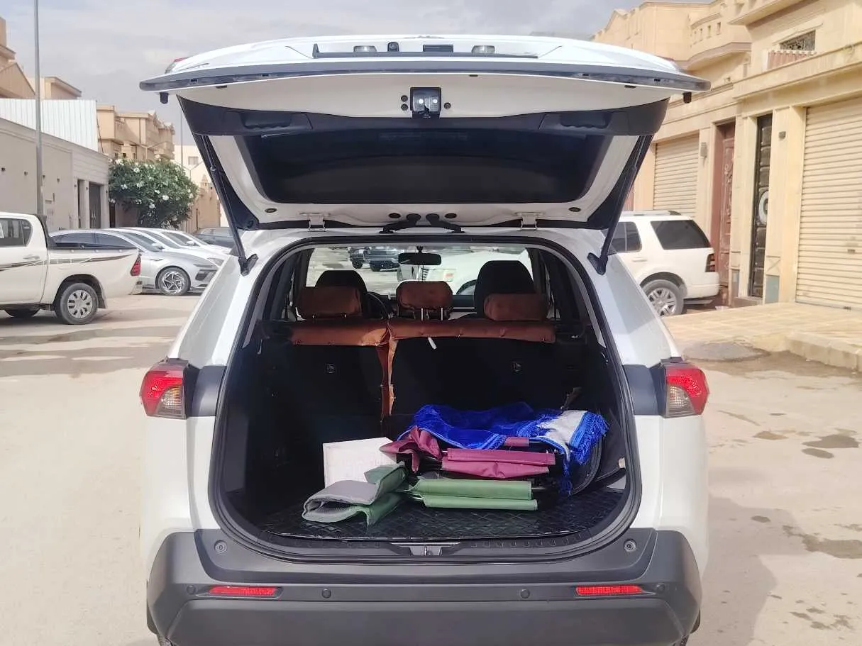 Car image 22