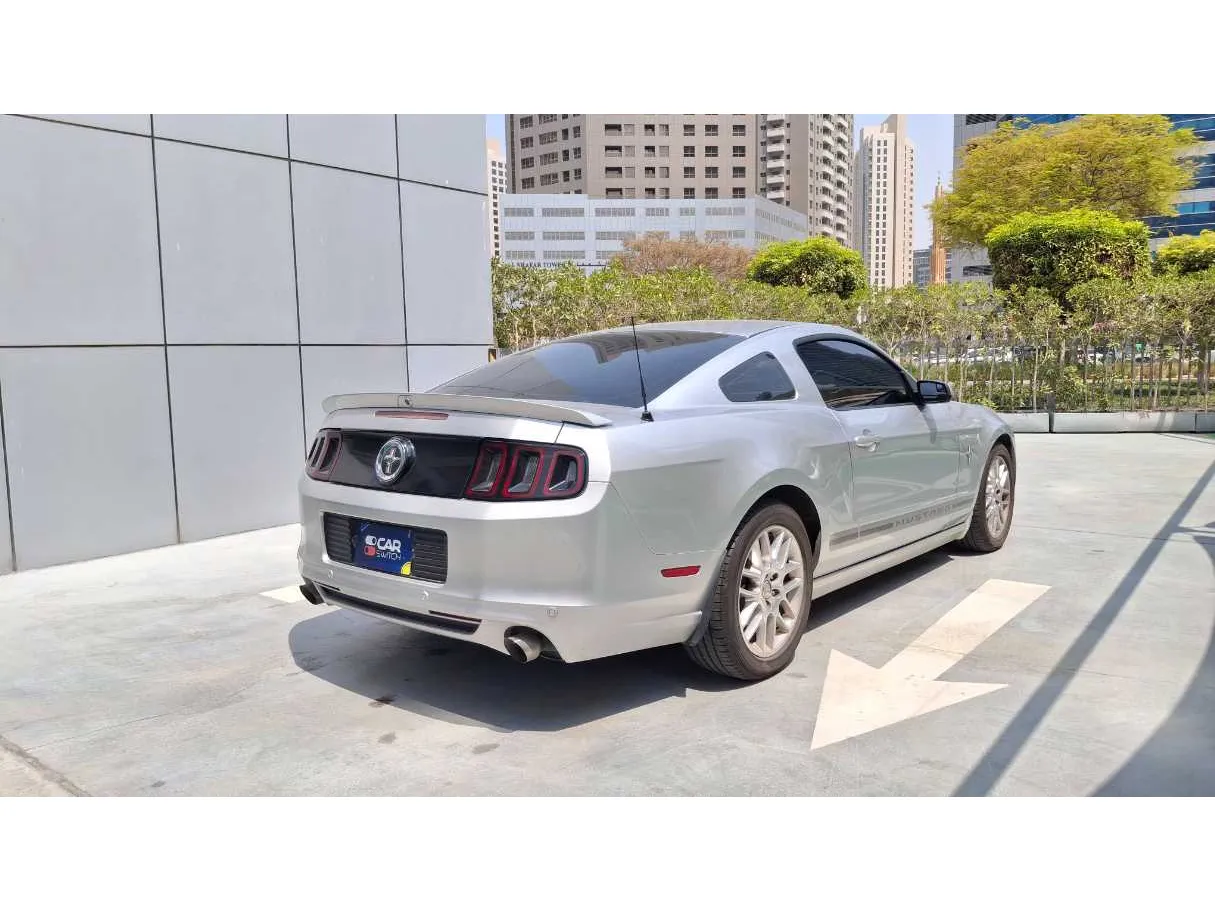 Car image 5