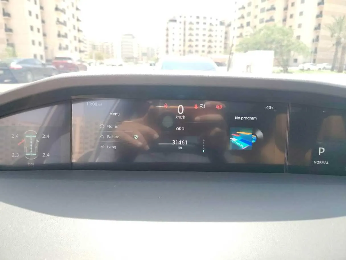 Car image 27