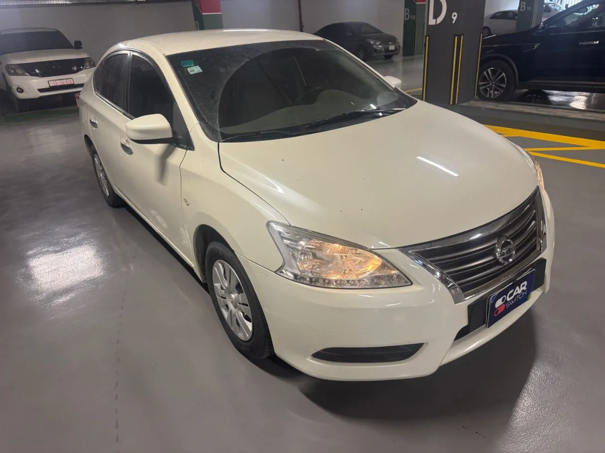 Car image 3