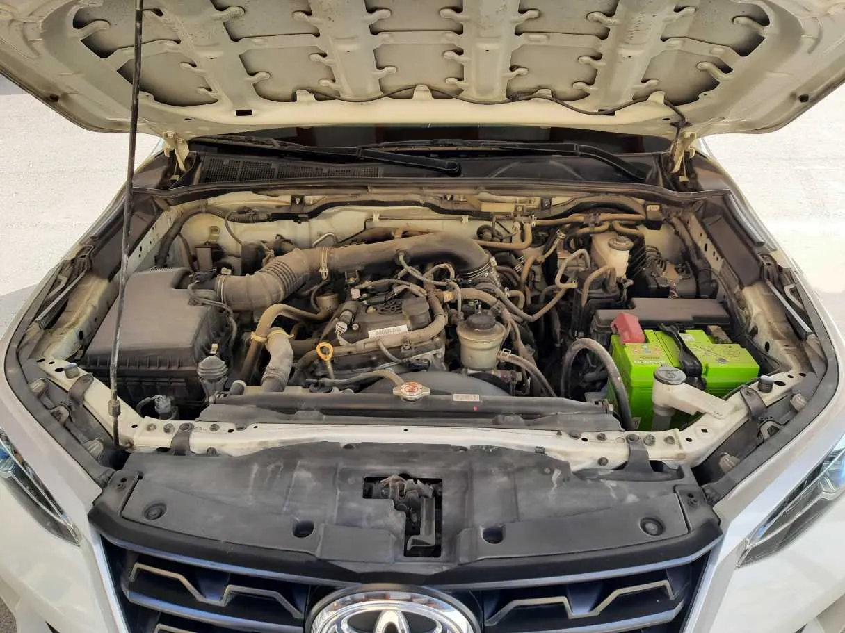 Car image 19