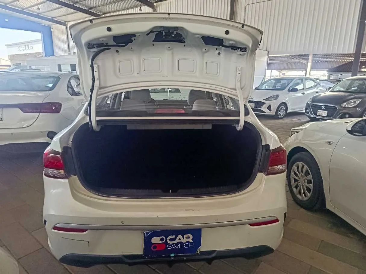 Car image 22