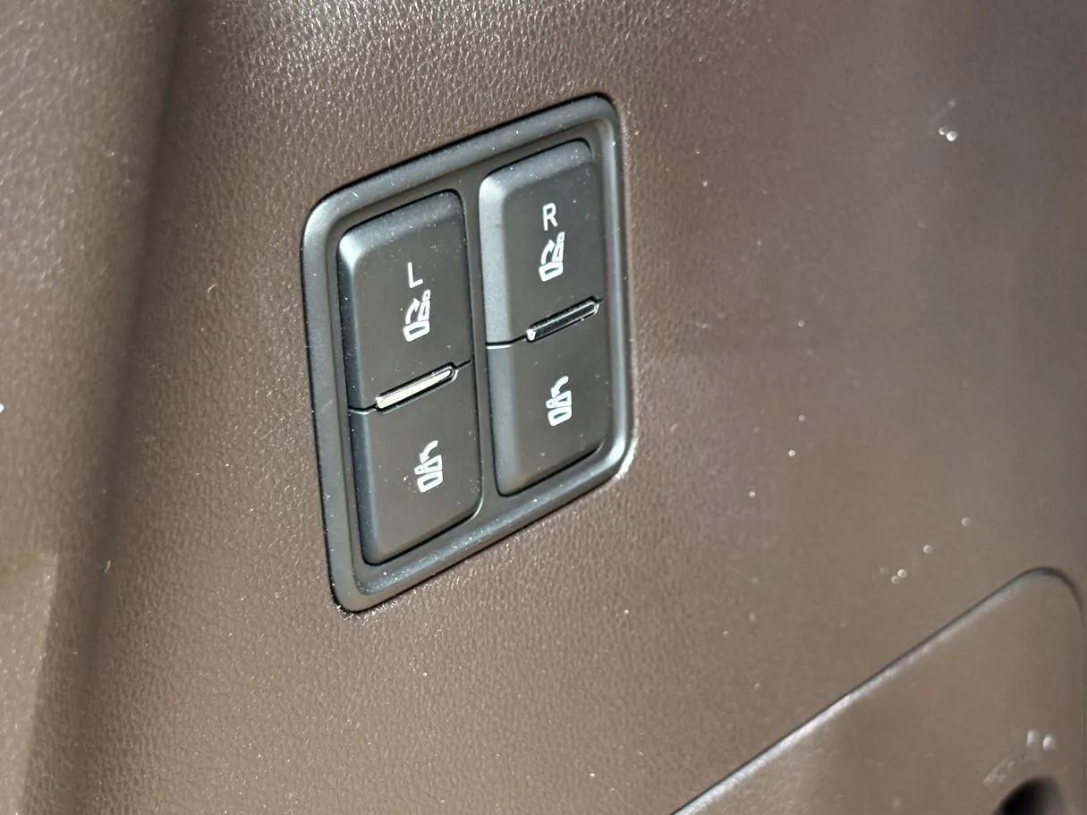 Car image 36