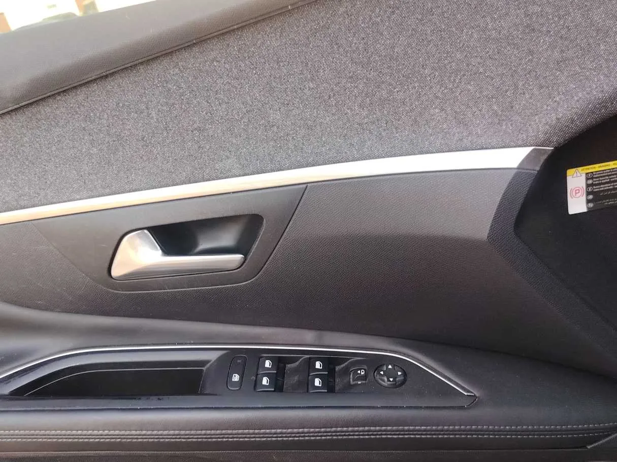 Car image 28