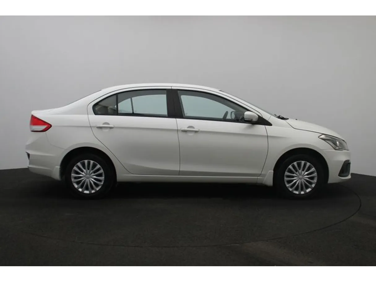 Car image 13
