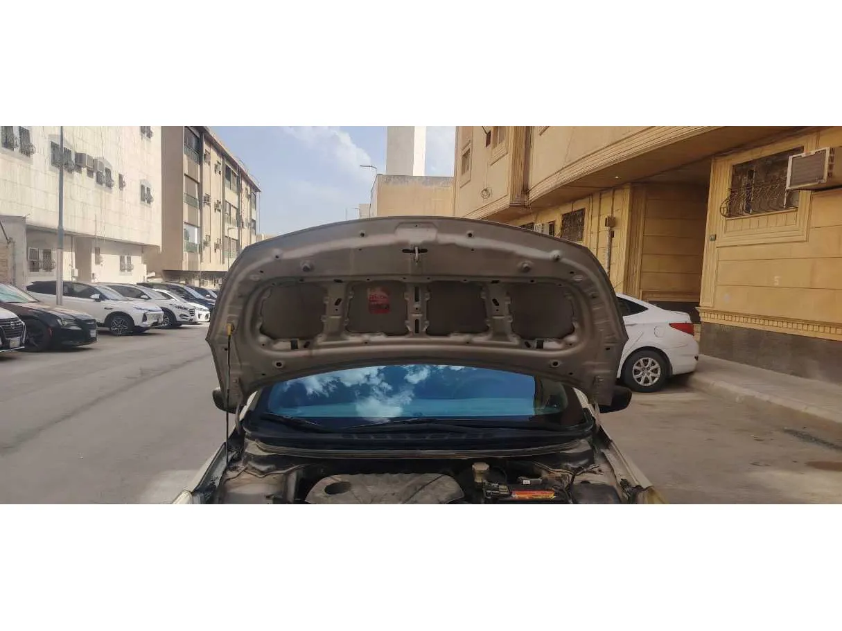 Car image 30