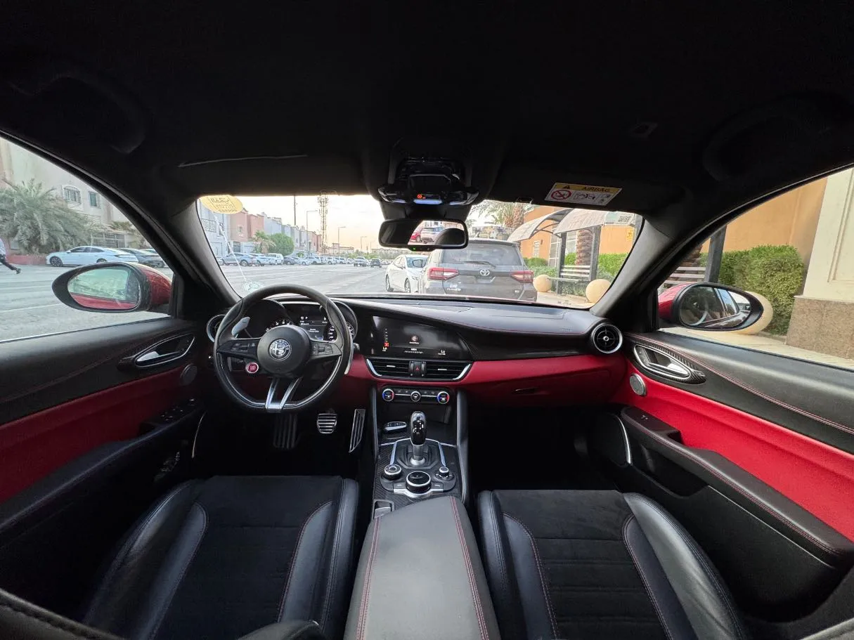 Car image 13