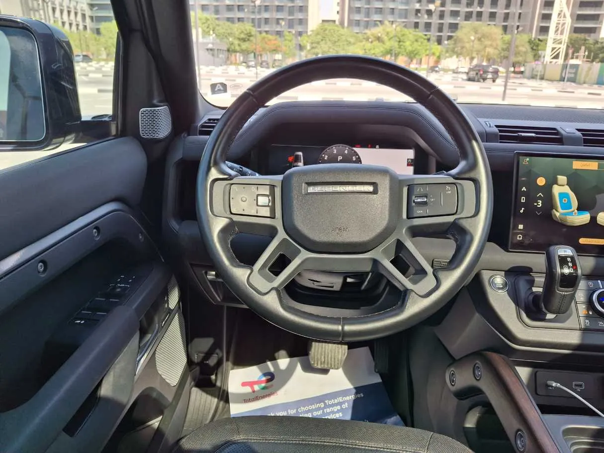 Car image 14