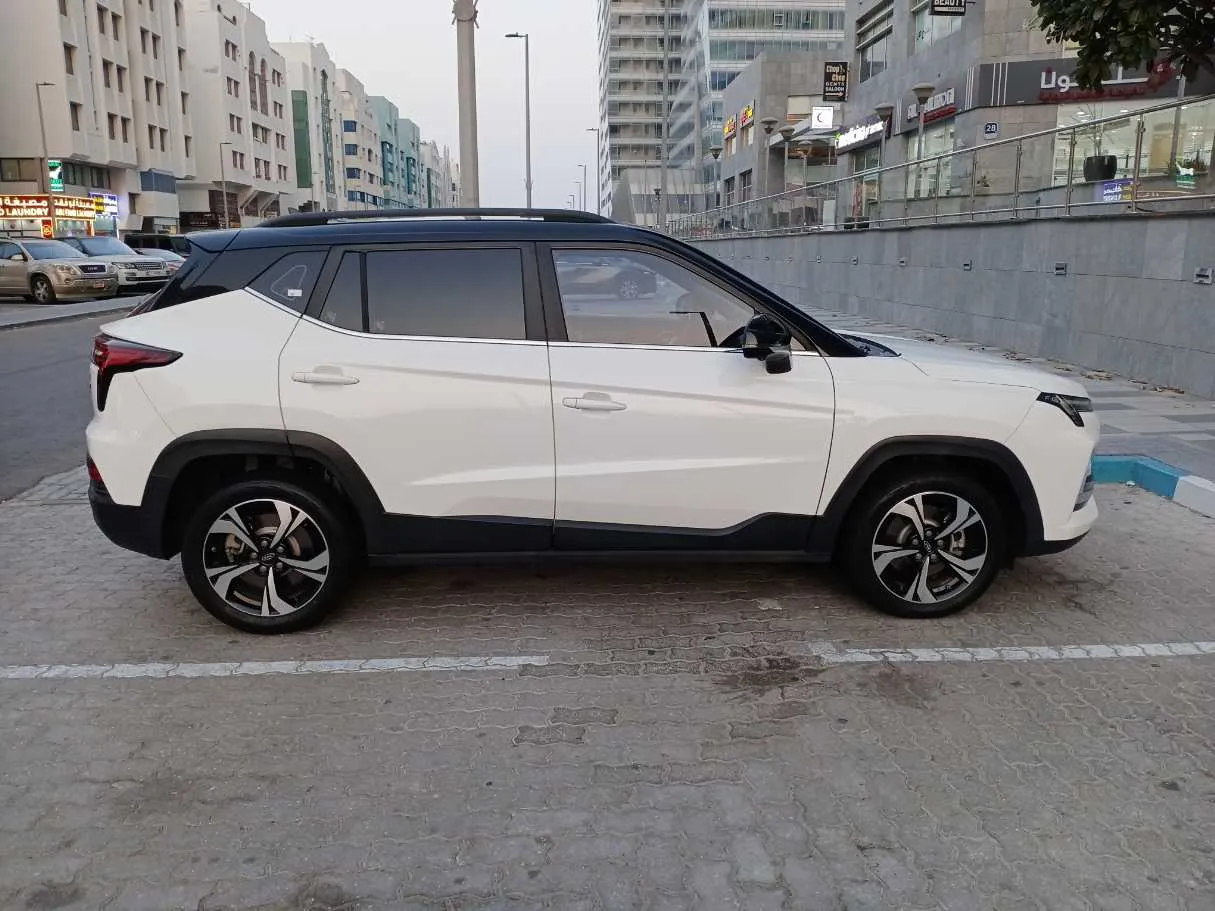Car image 3