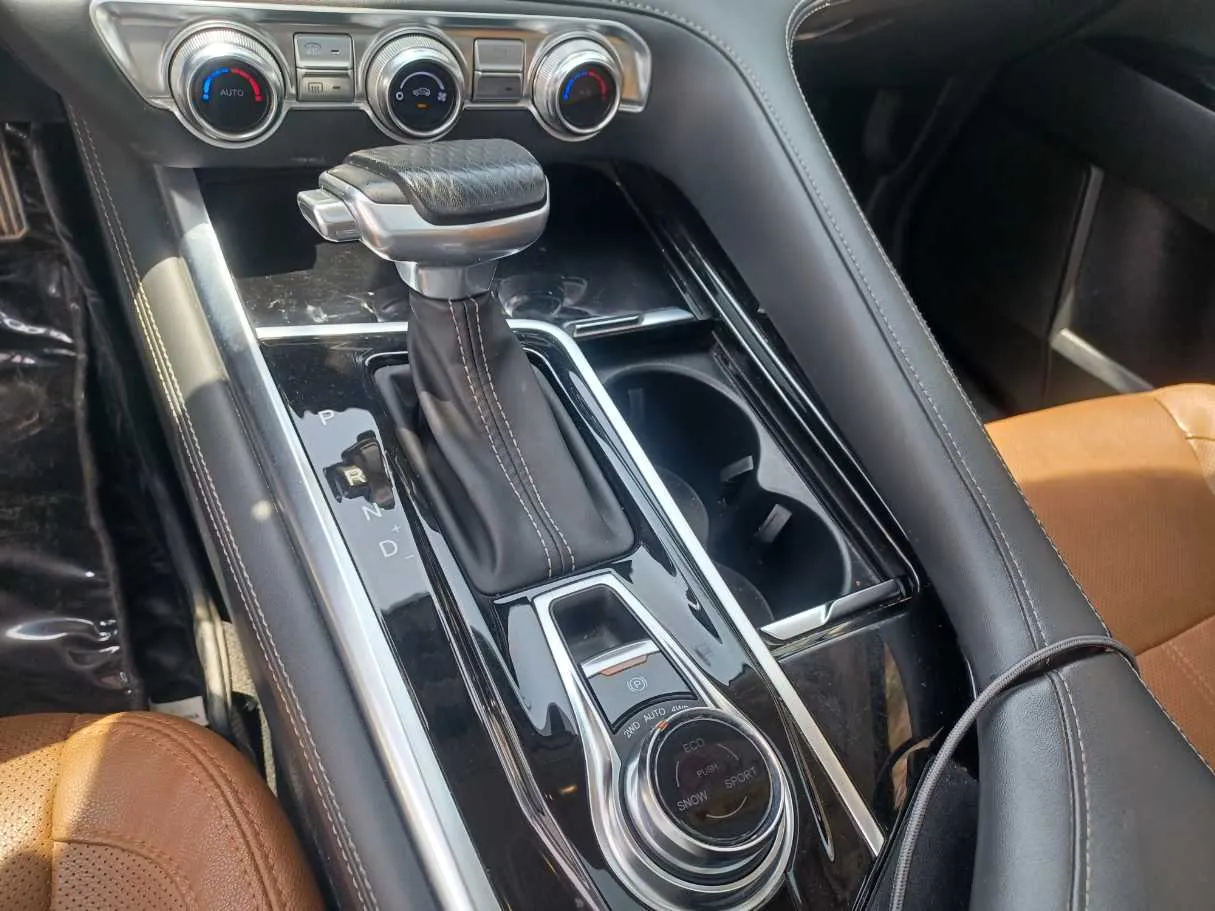 Car image 17
