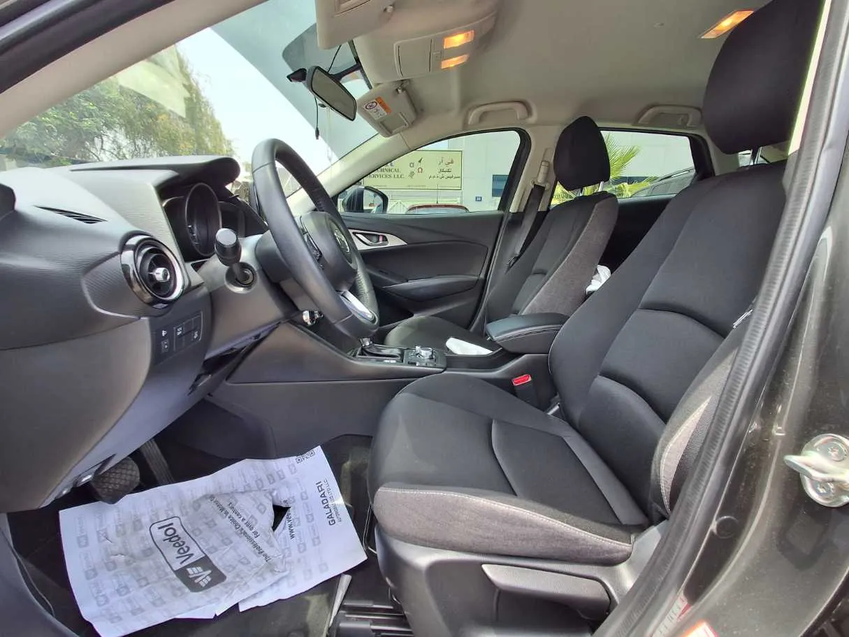 Car image 12