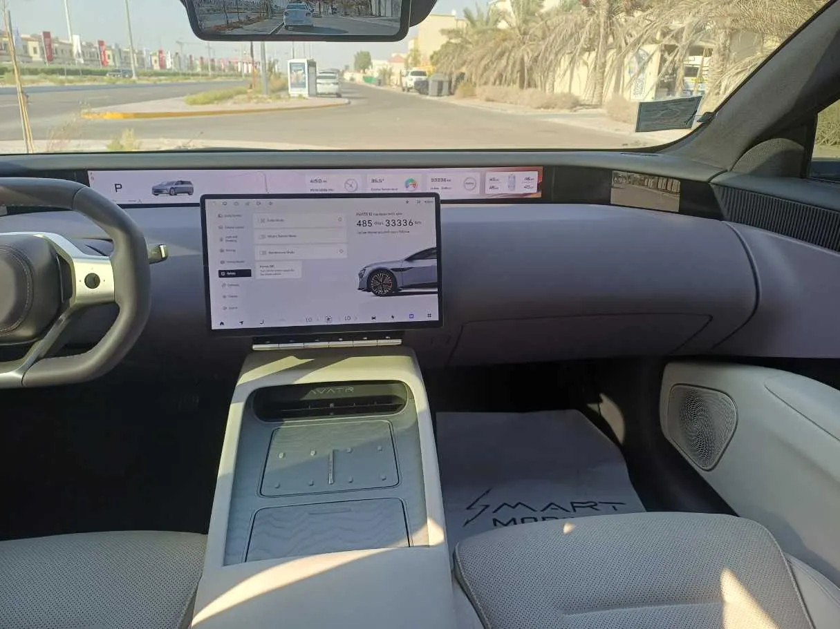 Car image 16