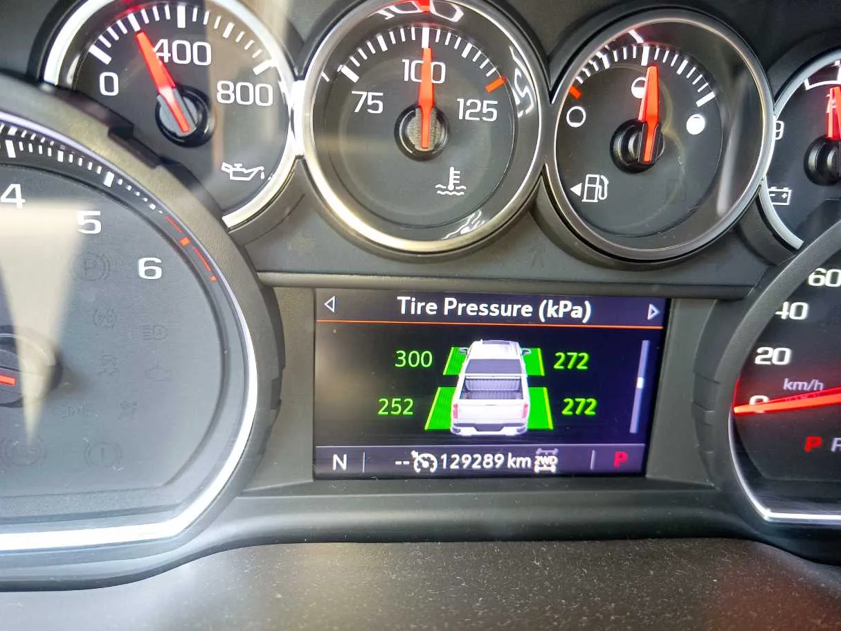 Car image 26