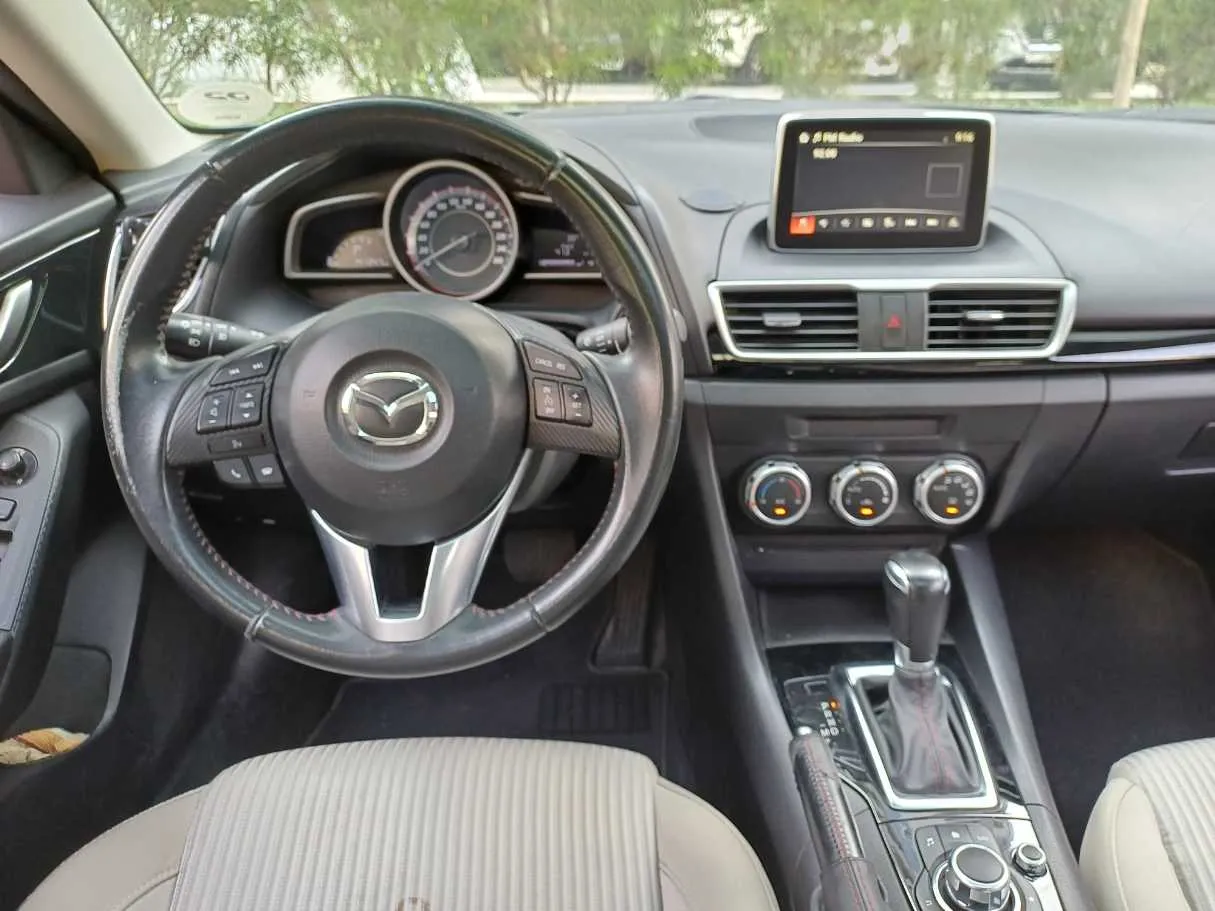 Car image 15