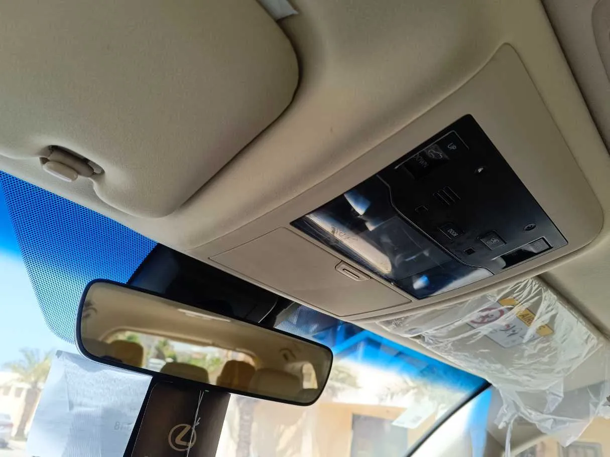Car image 33