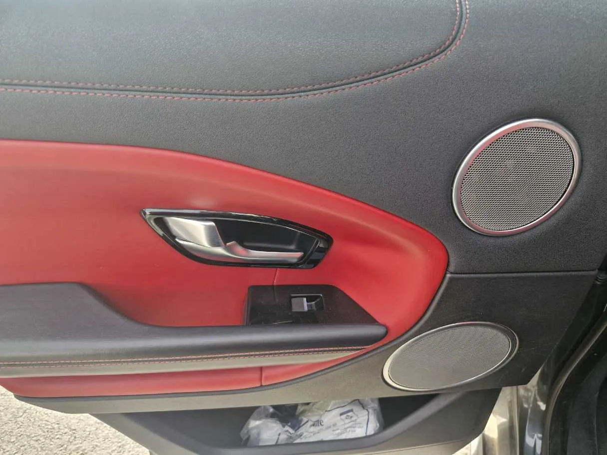 Car image 13