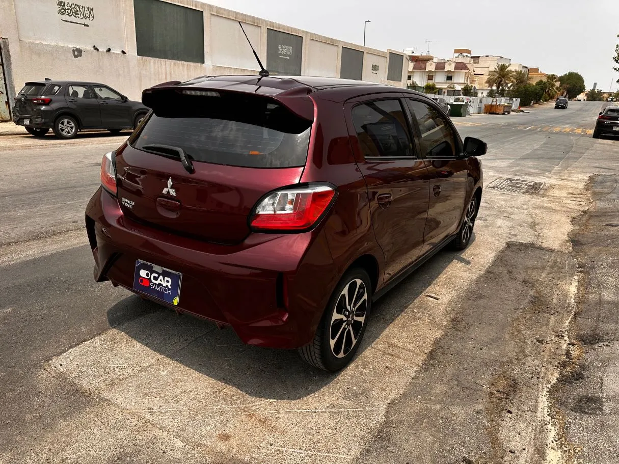 Car image 5