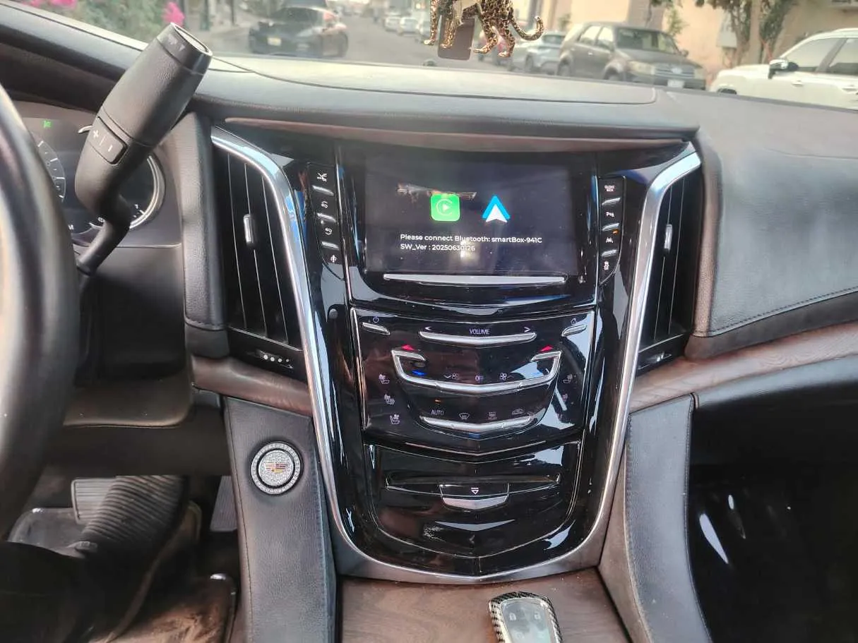 Car image 25