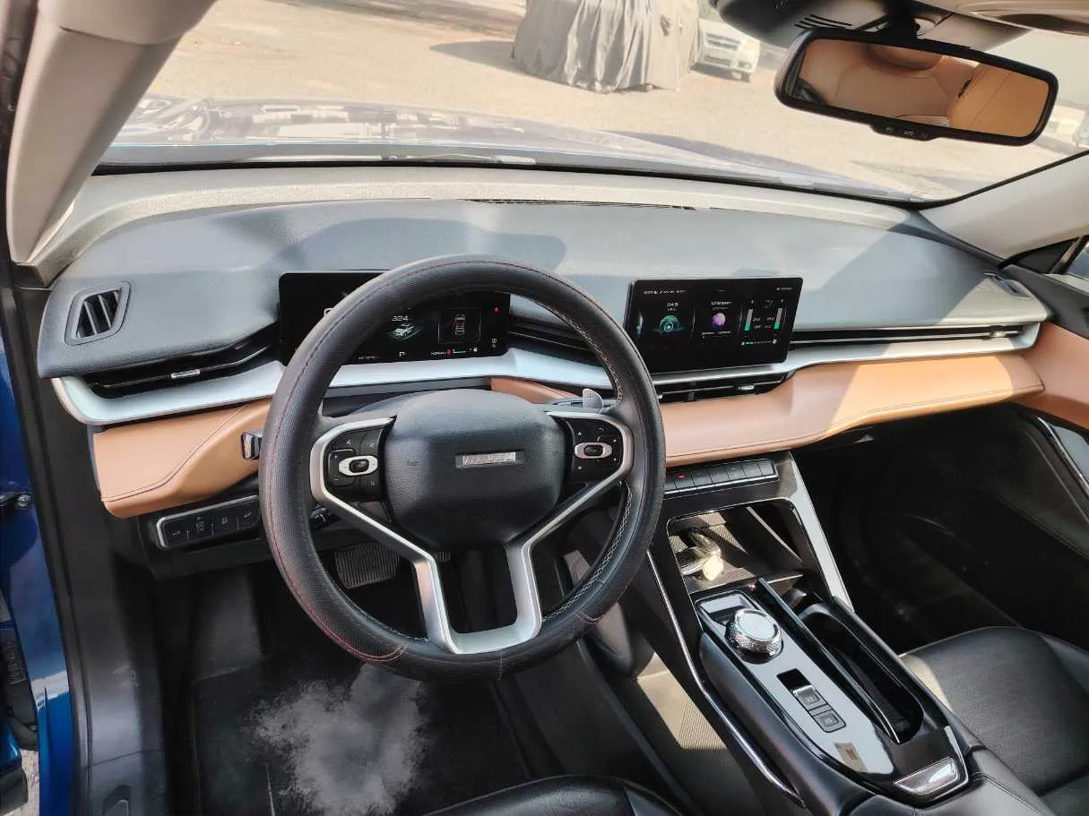 Car image 13