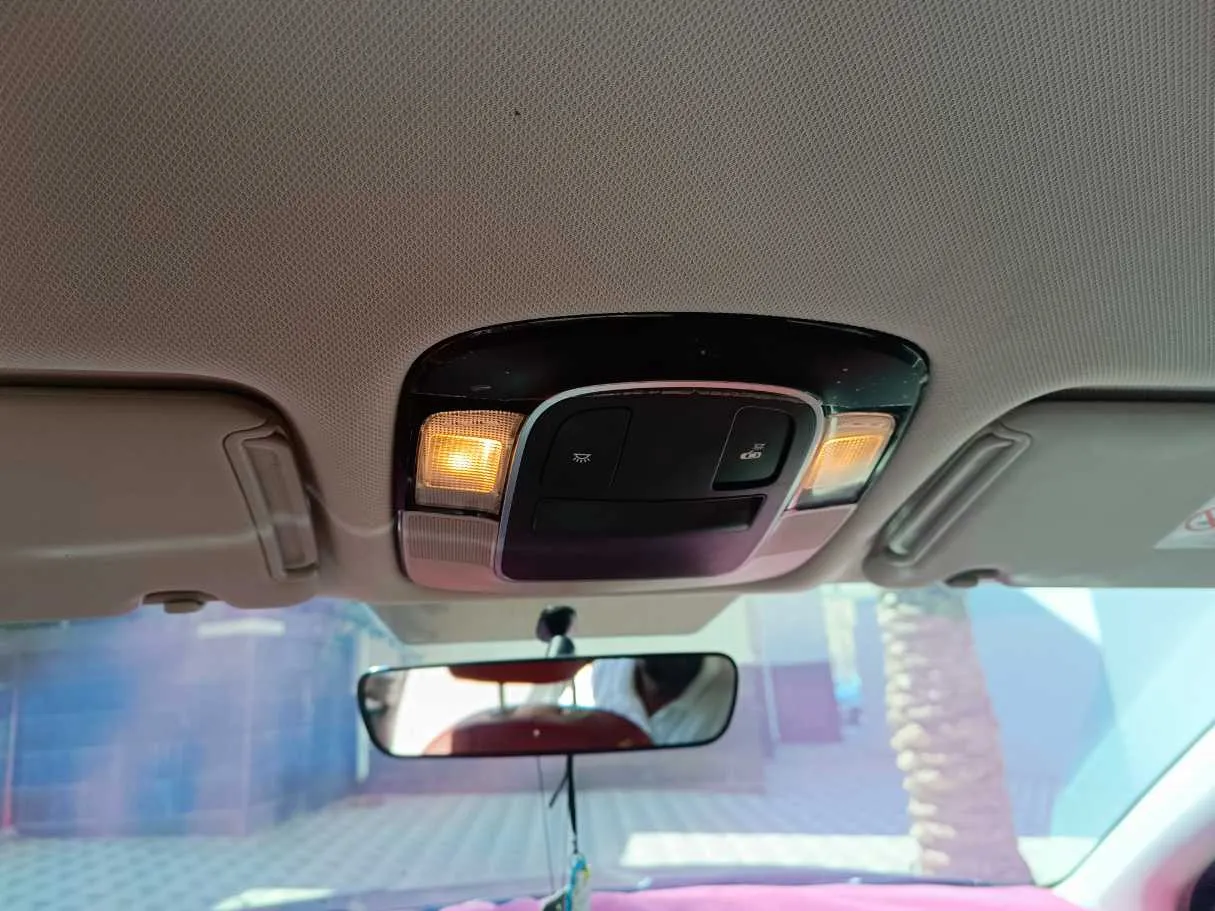 Car image 27