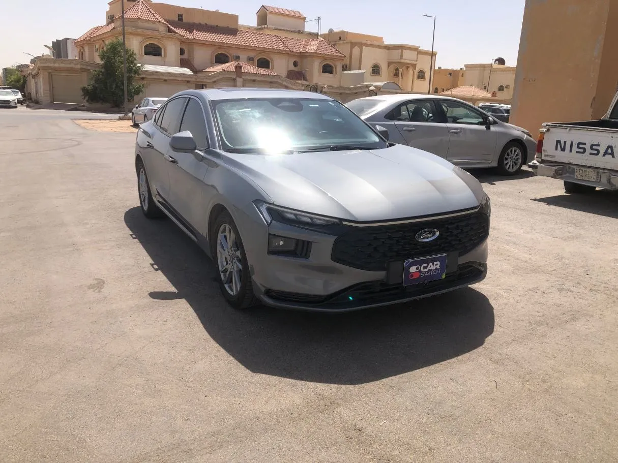 Car image 3