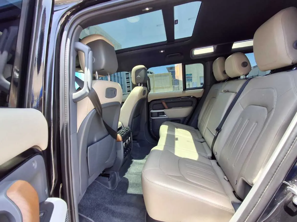 Car image 13
