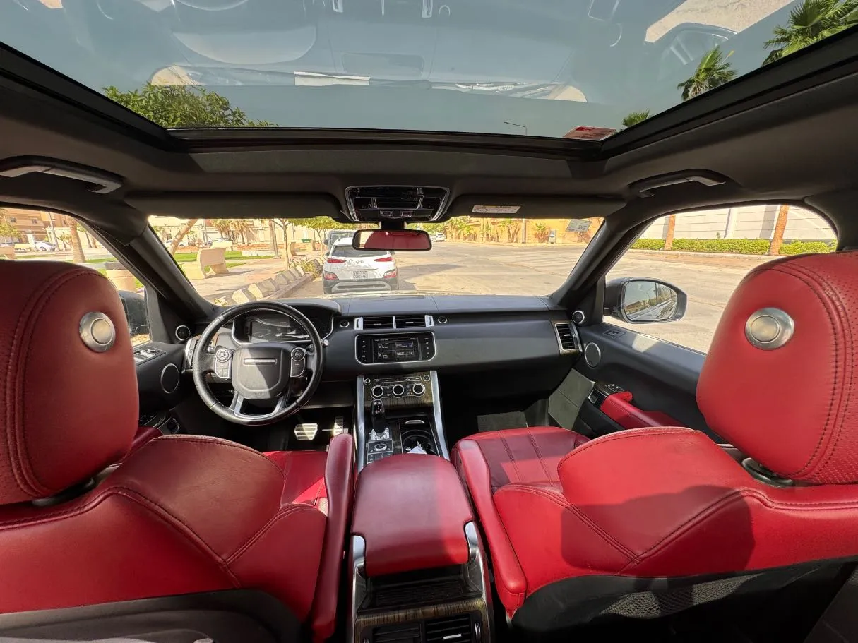 Car image 14