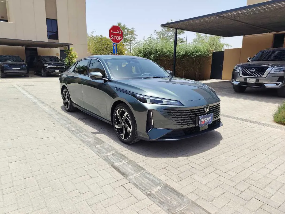 Car image 3