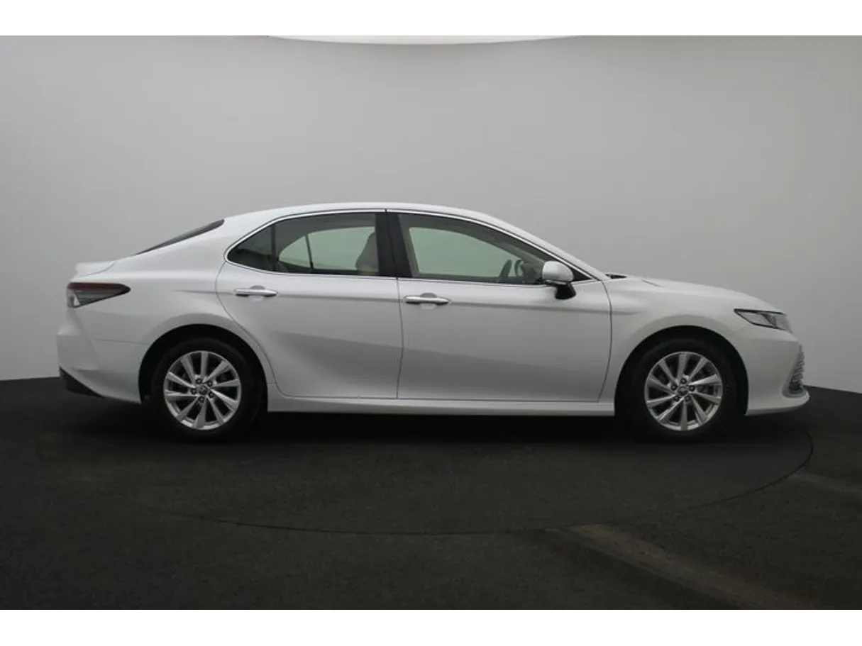 Car image 13