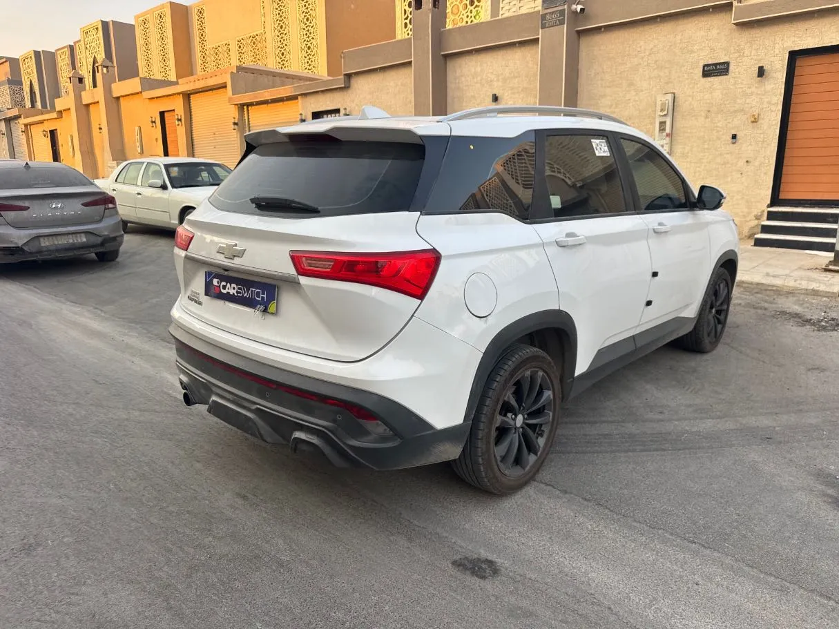Car image 5