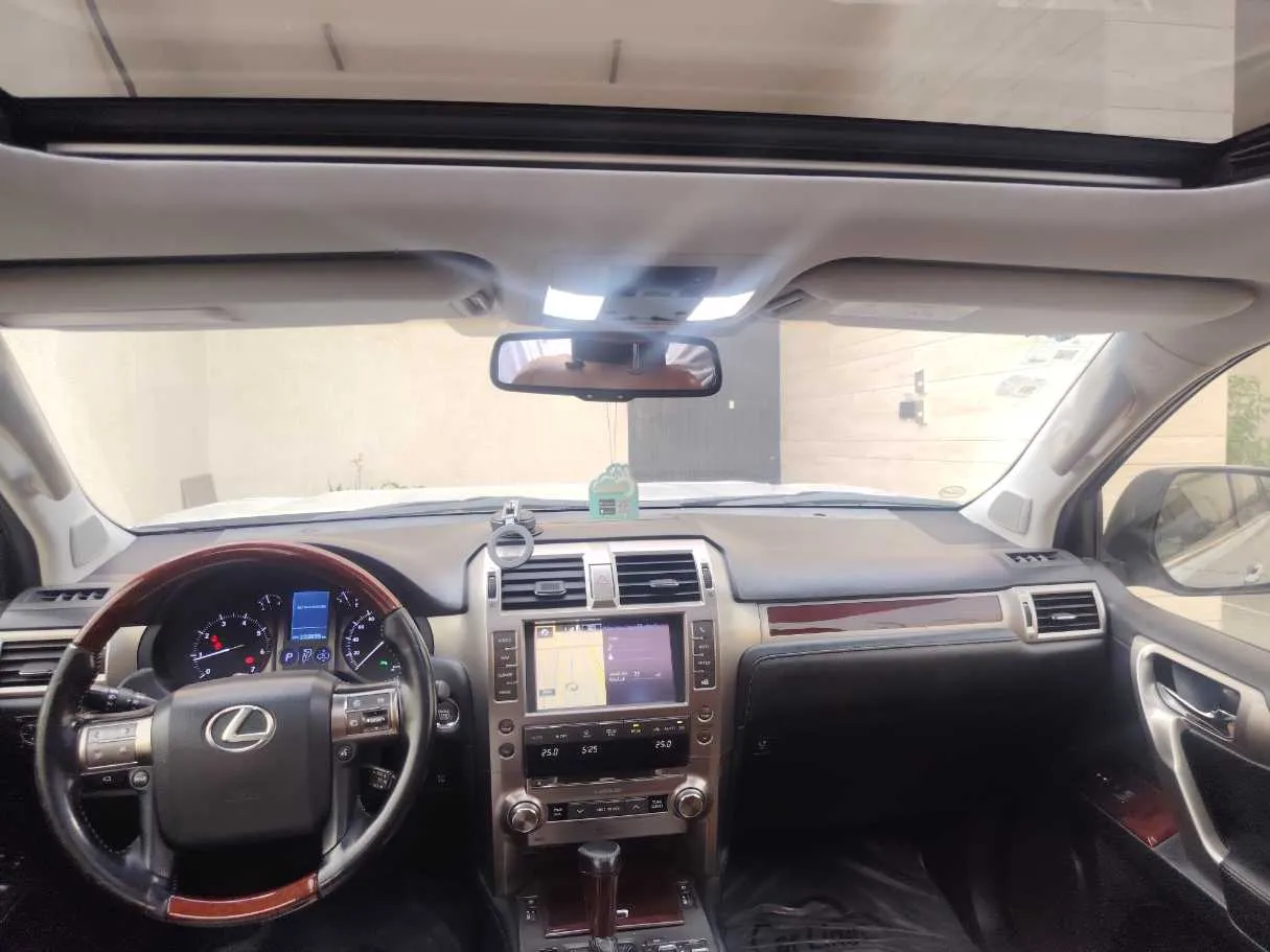 Car image 20