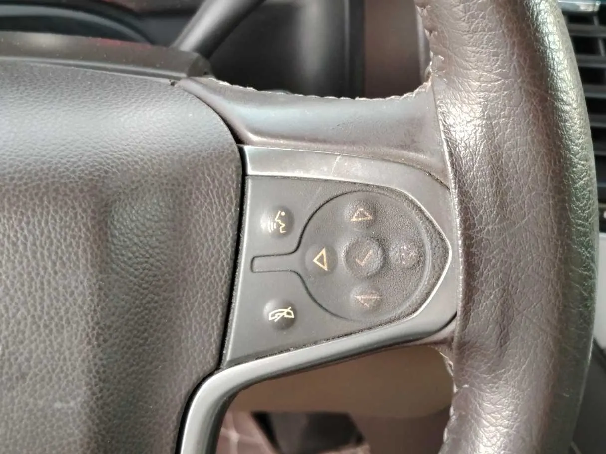 Car image 25