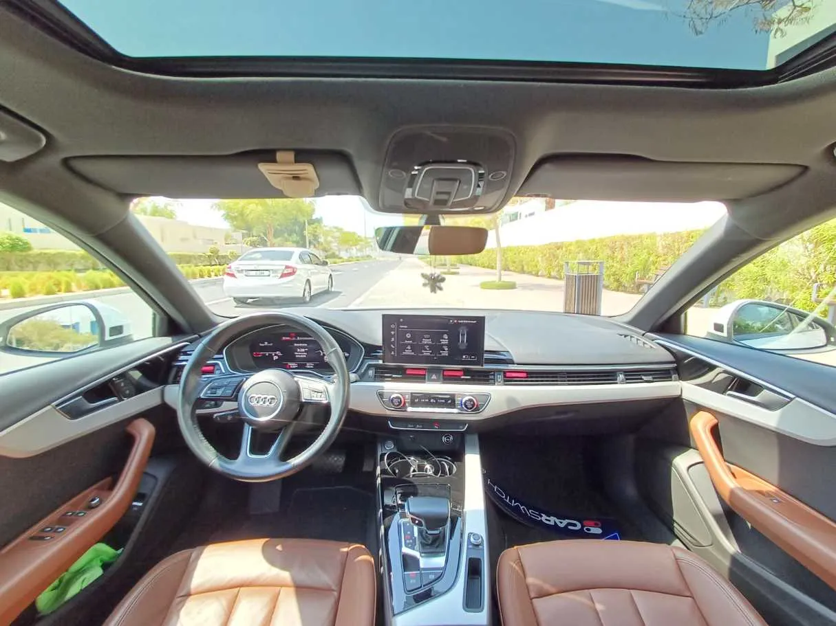 Car image 18