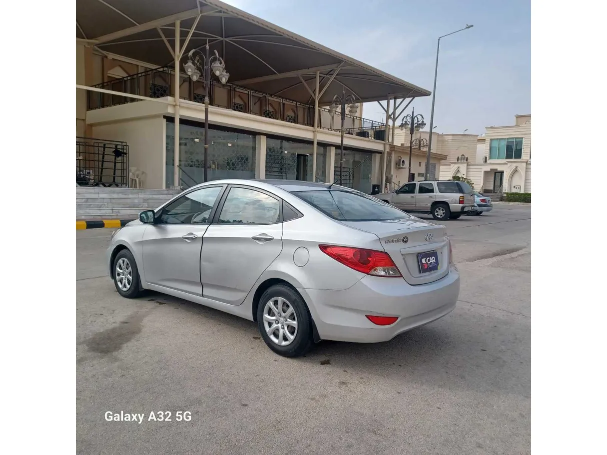 Car image 7