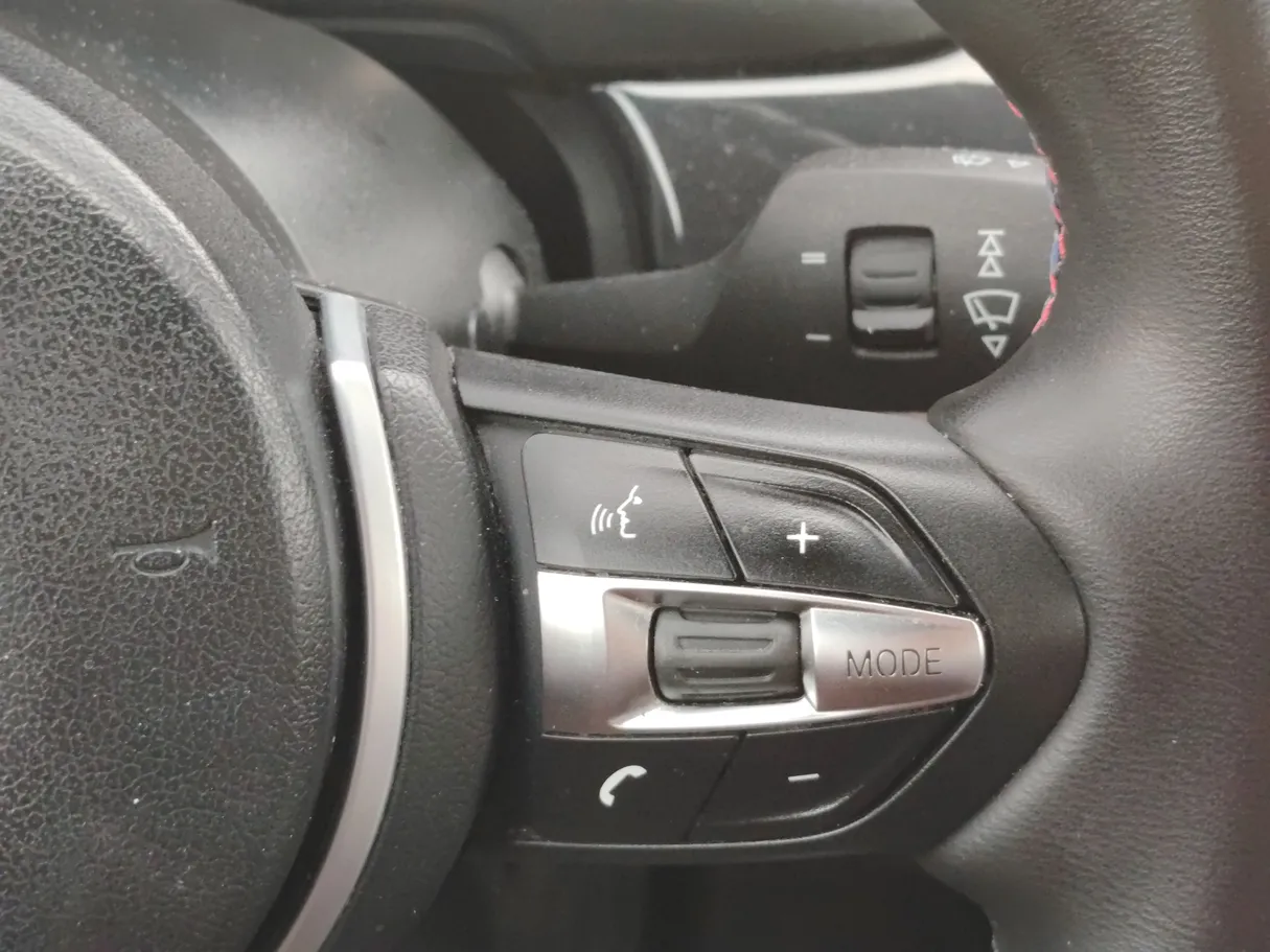 Car image 28