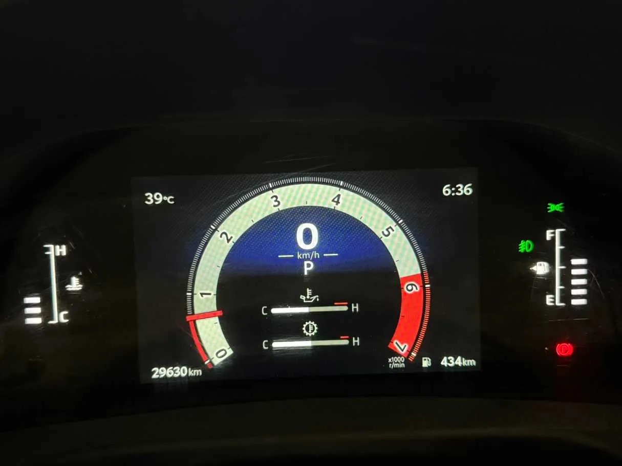 Car image 19