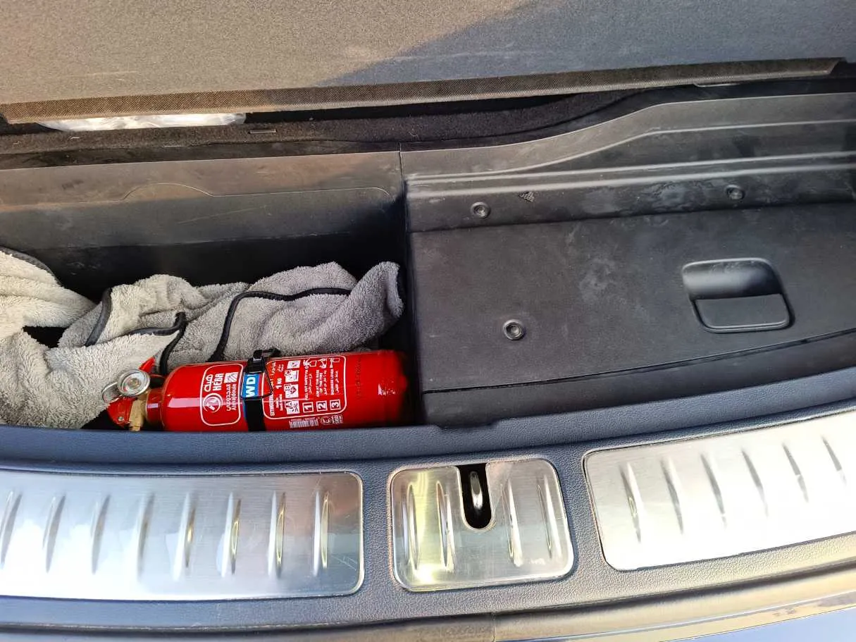 Car image 37