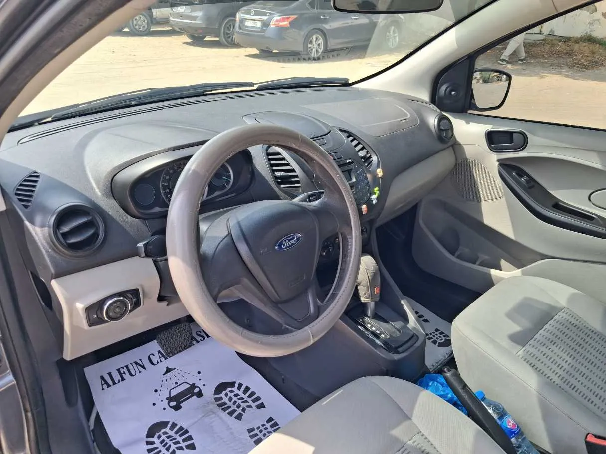 Car image 11