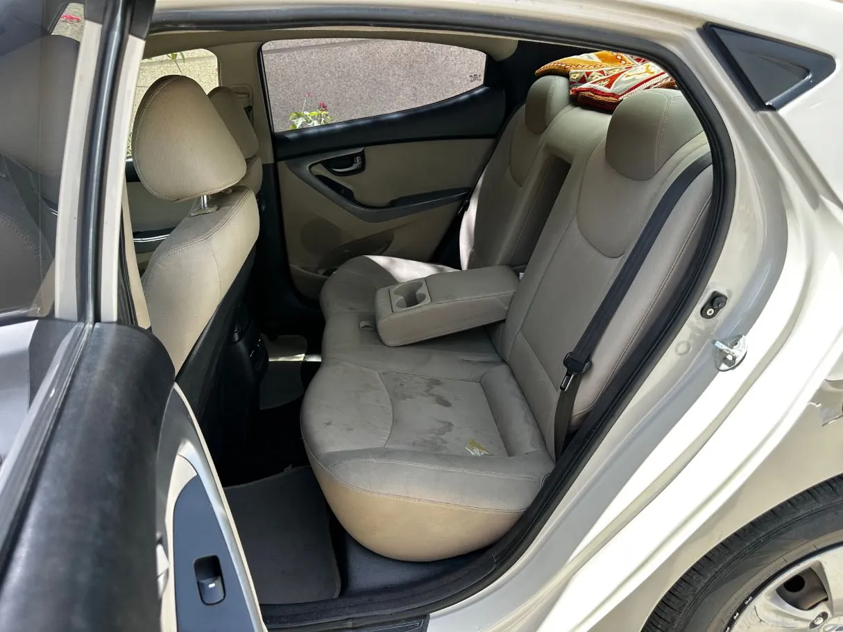 Car image 15