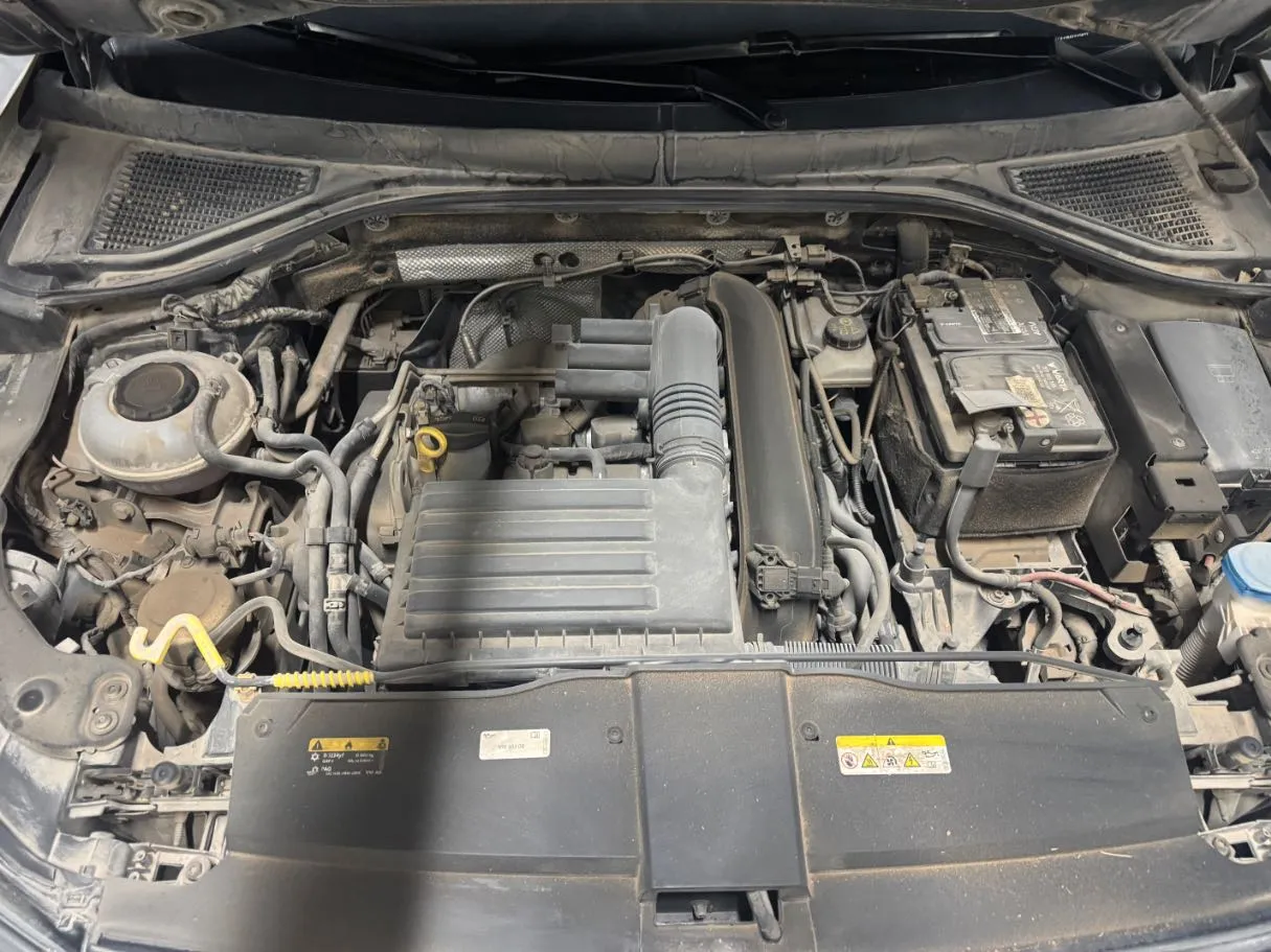Car image 24