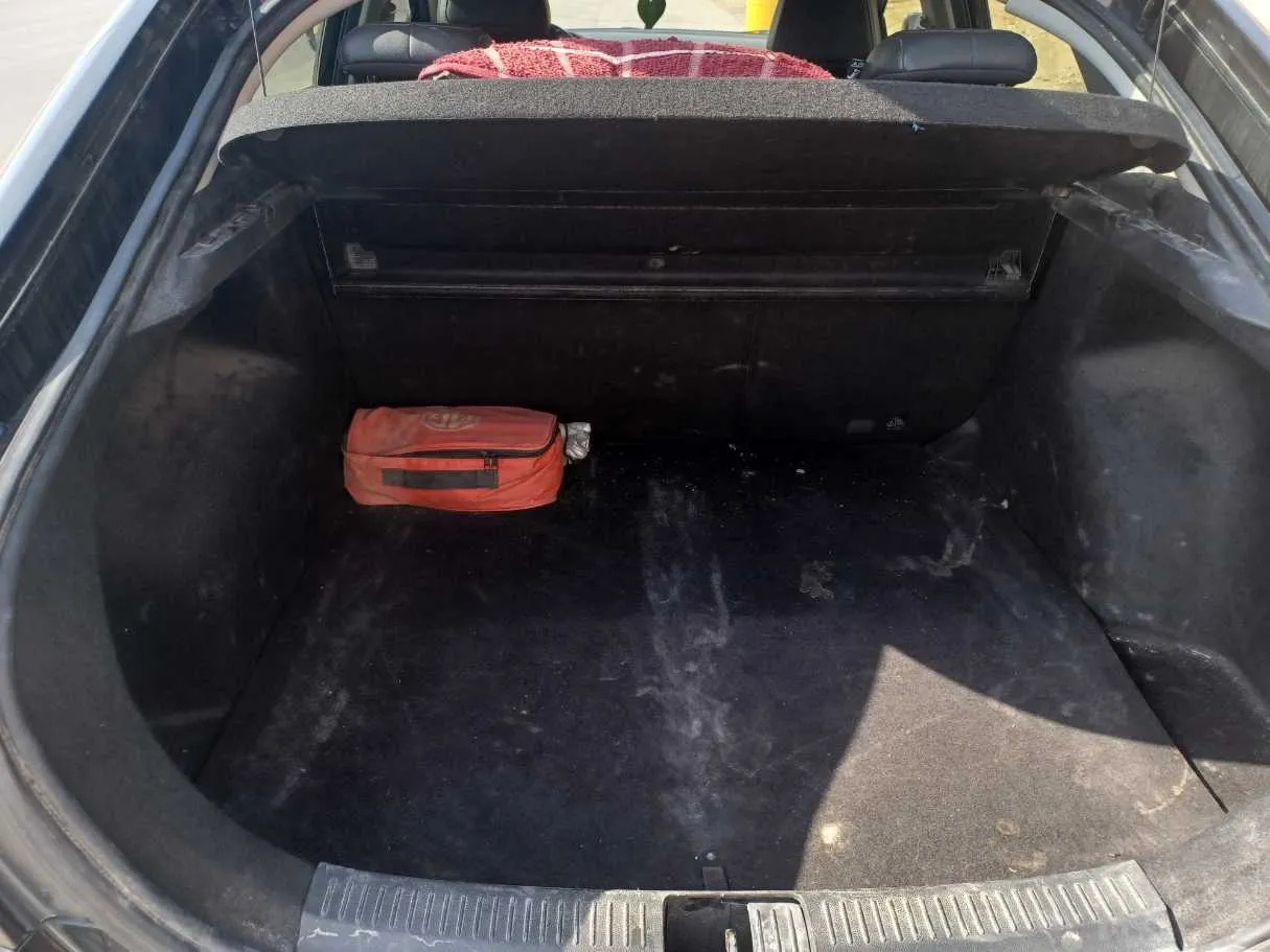Car image 20