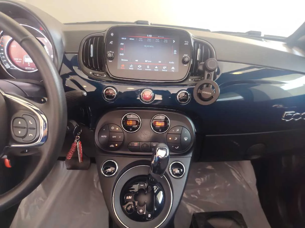 Car image 17