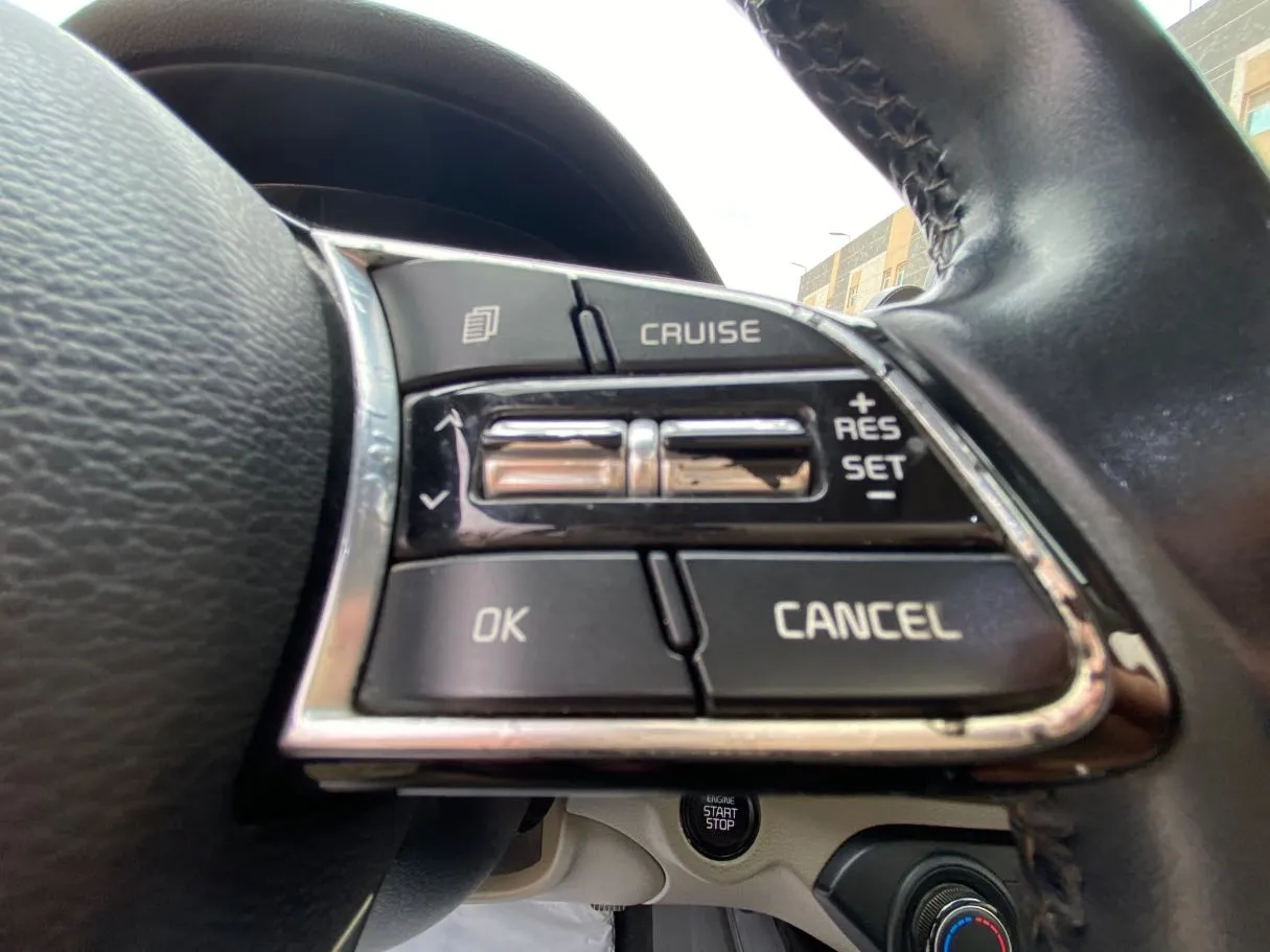 Car image 26