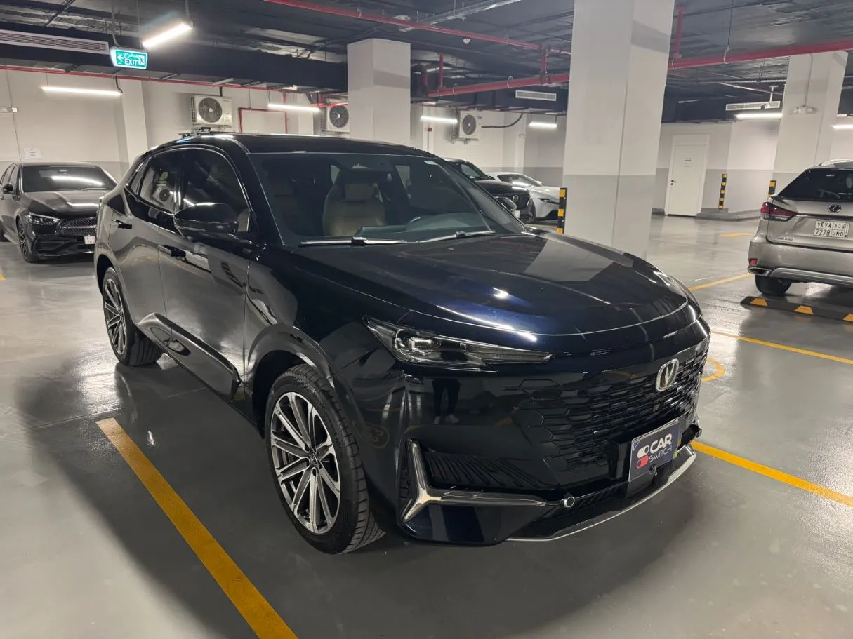 Car image 3
