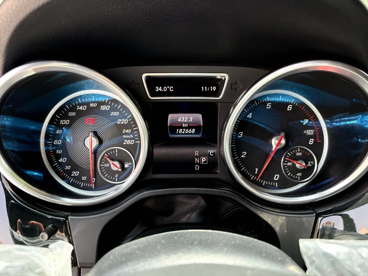 Car image 23