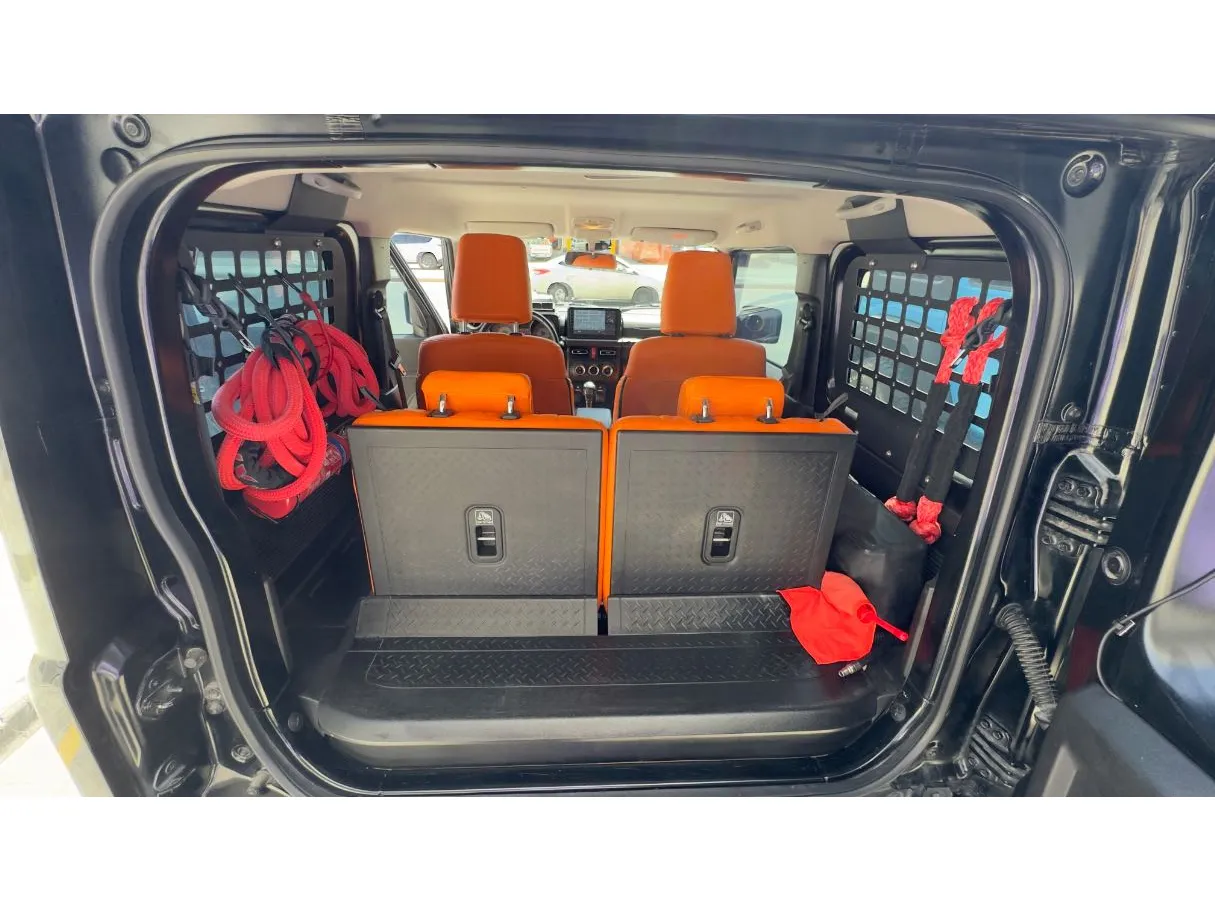 Car image 20
