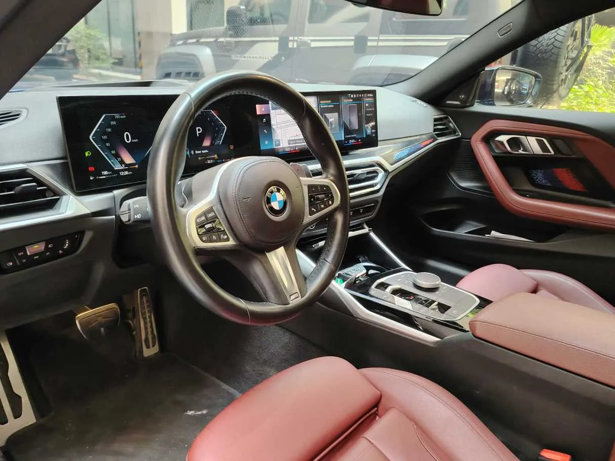 Car image 13